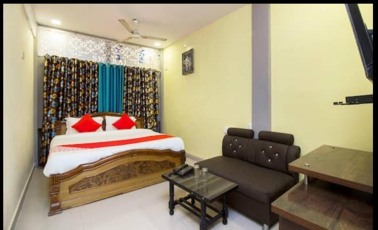 Hotel Swaraj Logde Панвел Экстерьер фото